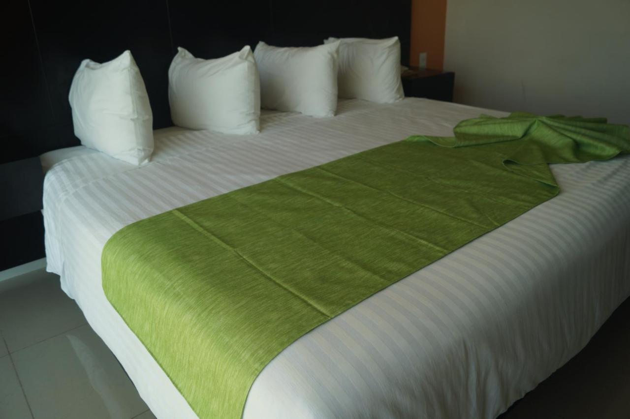 Suites Eugenia Deluxe Coatzacoalcos Exterior foto