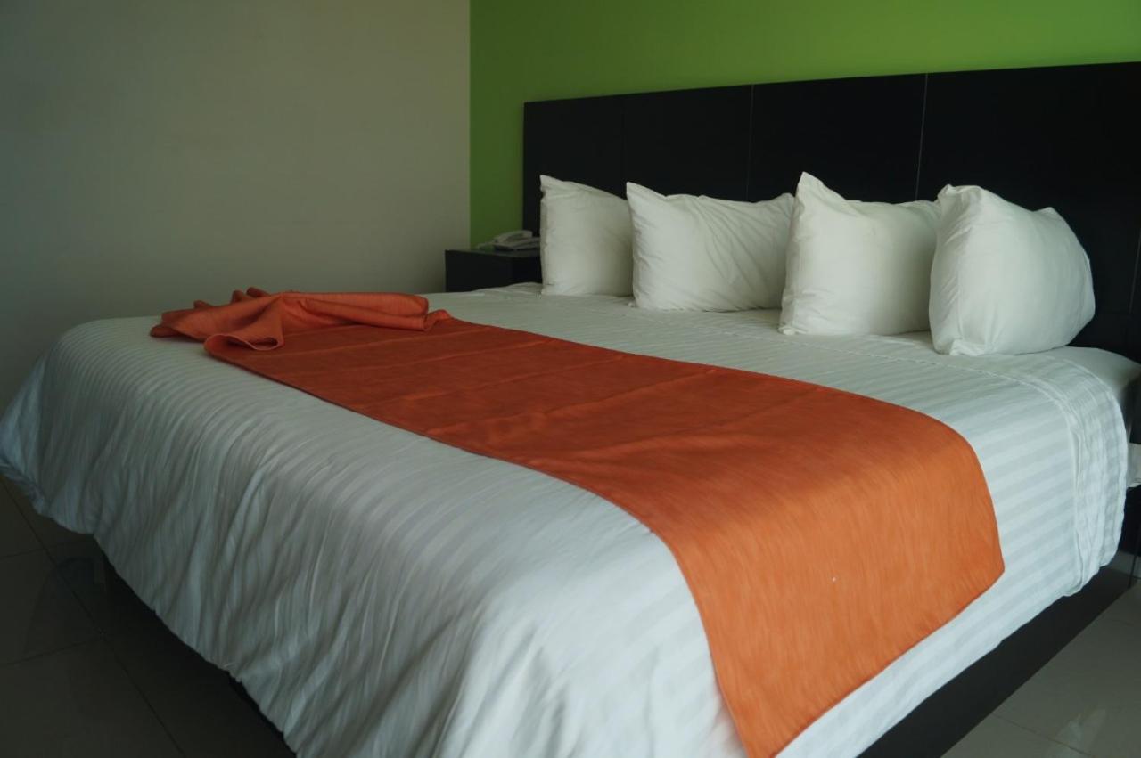 Suites Eugenia Deluxe Coatzacoalcos Exterior foto